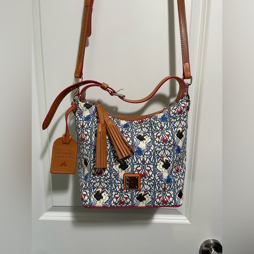 Snow White Dooney & Bourke (Paige) Crossbody - EUC - Picture 4 of 15